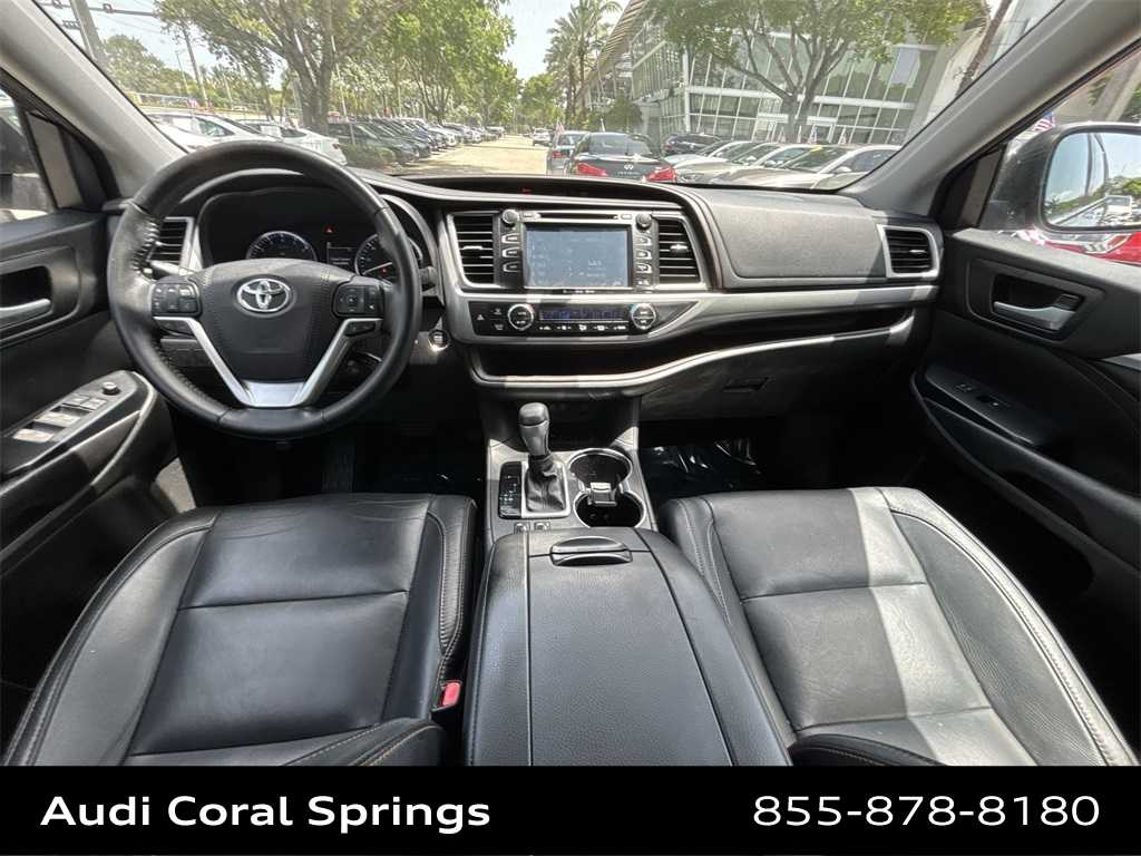 Thumbnail: 2017 Toyota Highlander - 10