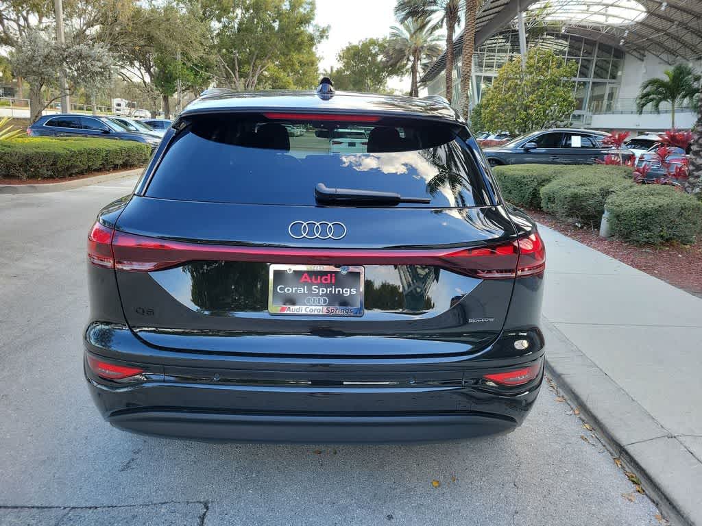 Thumbnail: 2025 Audi Q6 e-tron - 7