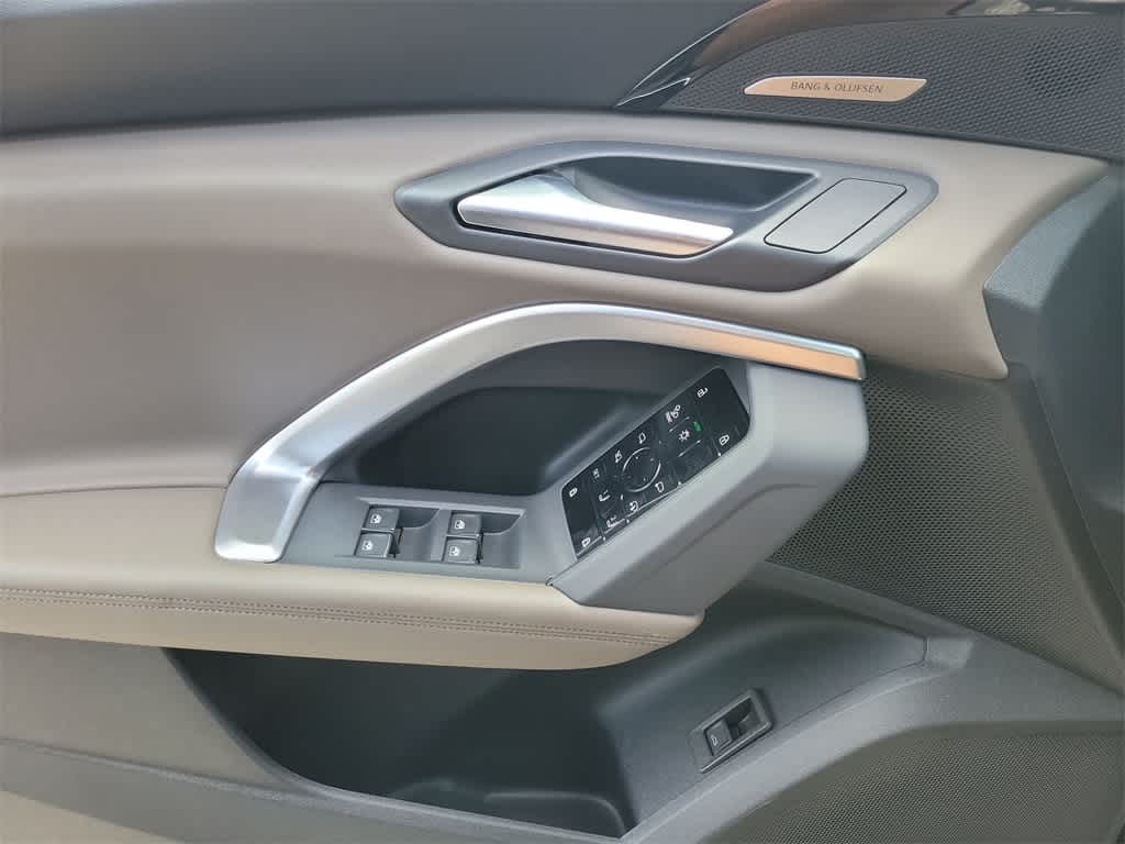 Thumbnail: 2025 Audi Q5 - 19