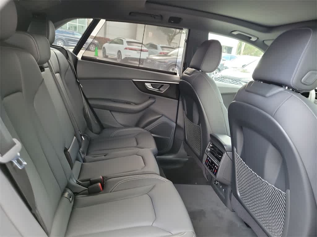 Thumbnail: 2026 Audi Q8 - 21