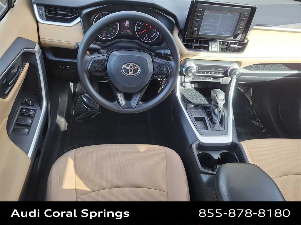 Thumbnail: 2019 Toyota RAV4 - 10