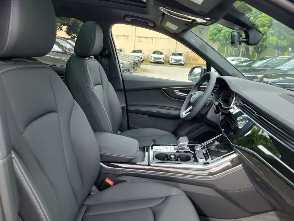 Thumbnail: 2026 Audi Q7 - 14