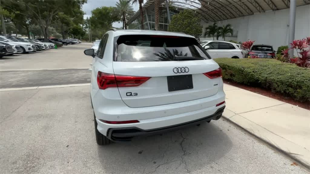 Thumbnail: 2025 Audi Q3 - 7