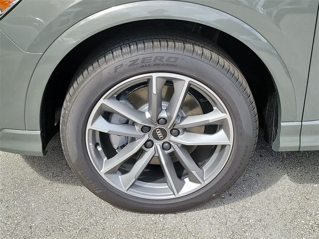 Thumbnail: 2025 Audi Q3 - 8