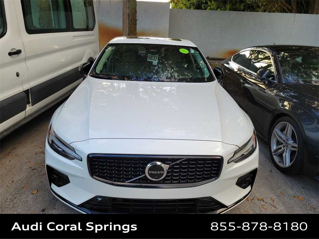 Thumbnail: 2023 Volvo S60 - 8