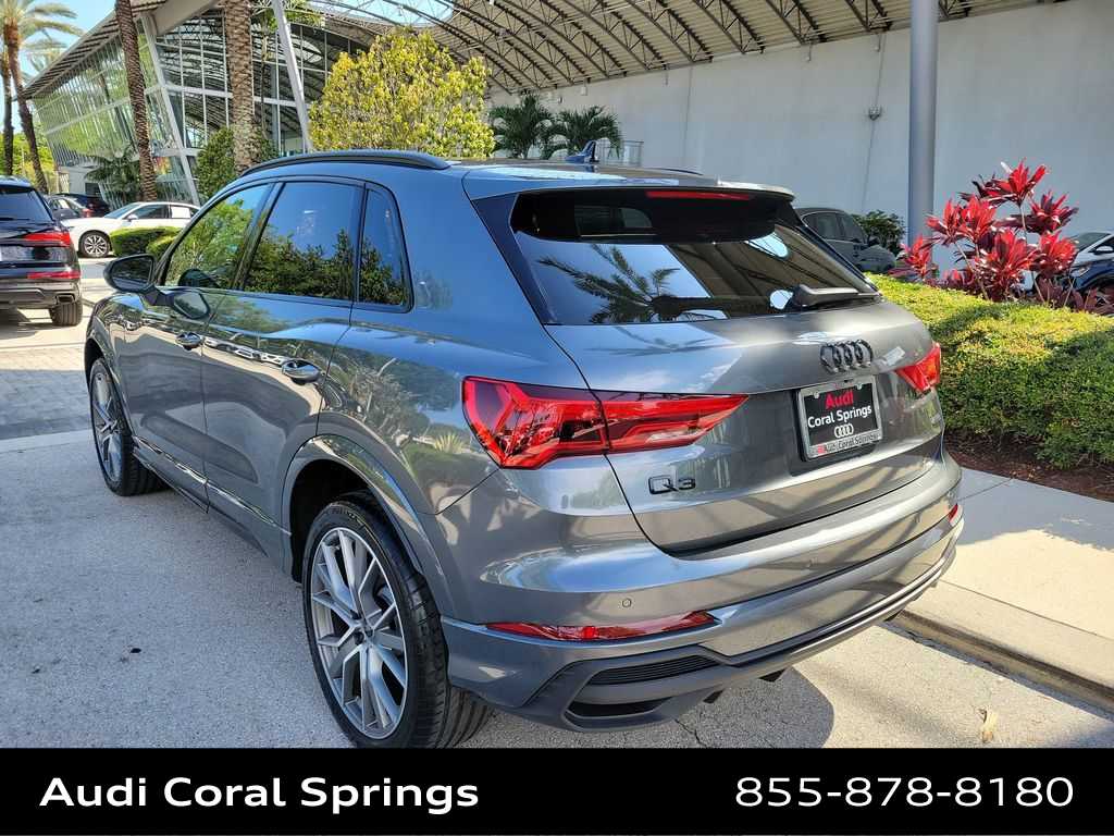 Thumbnail: 2025 Audi Q3 - 12