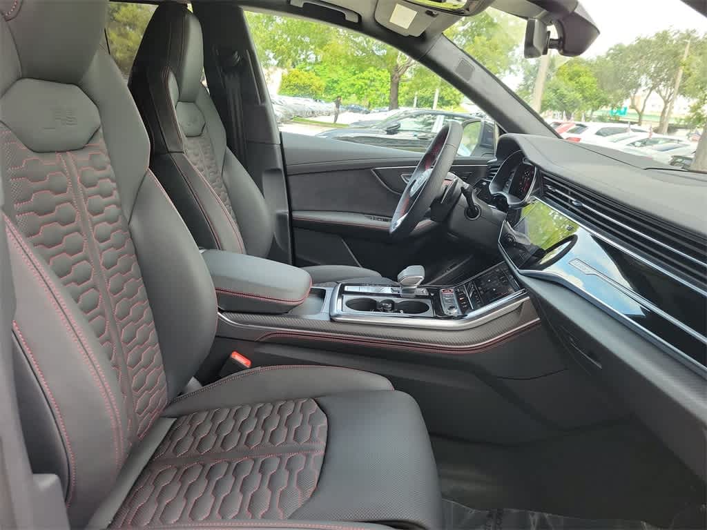 Thumbnail: 2025 Audi RS Q8 - 22