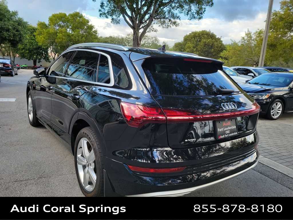 Thumbnail: 2019 Audi e-tron - 12