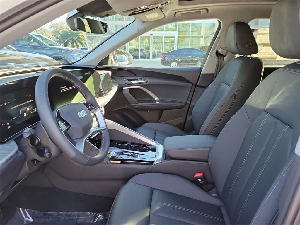 Thumbnail: 2025 Audi Q5 - 11