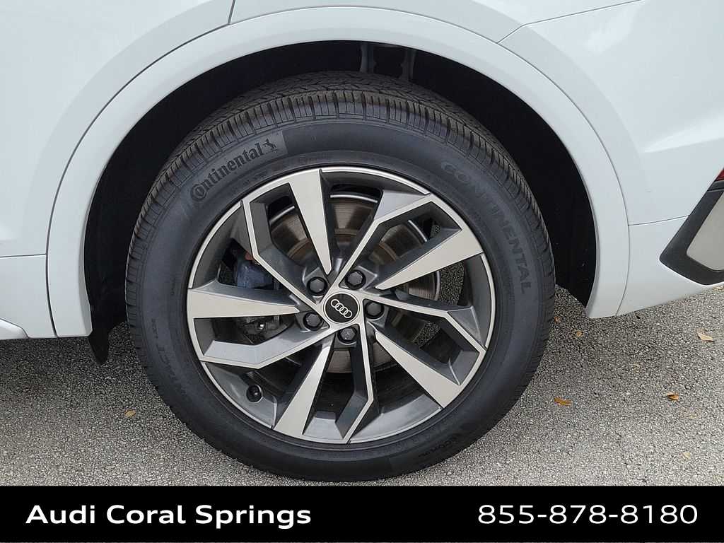 Thumbnail: 2021 Audi Q5 - 16