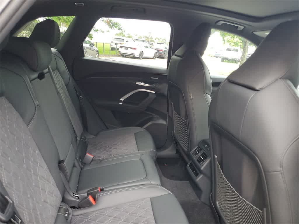 Thumbnail: 2025 Audi SQ5 - 21