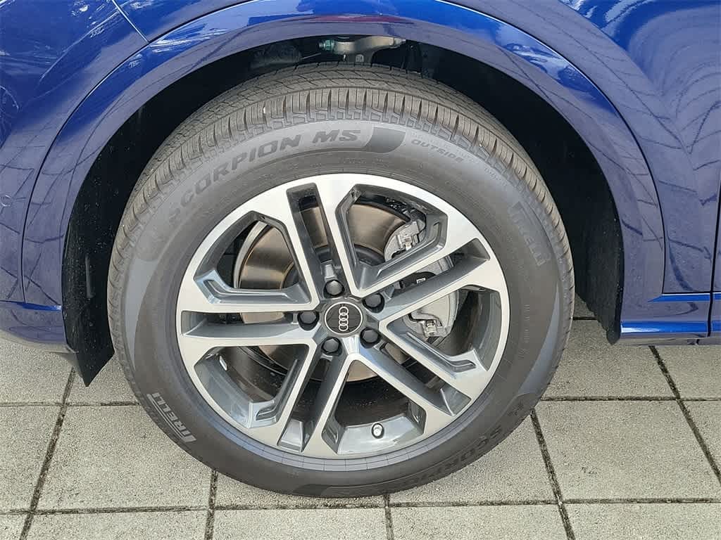 Thumbnail: 2025 Audi Q5 - 8