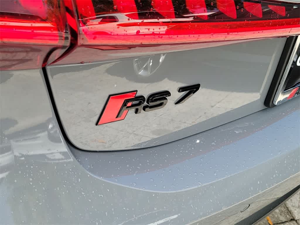 Thumbnail: 2026 Audi RS 7 - 7