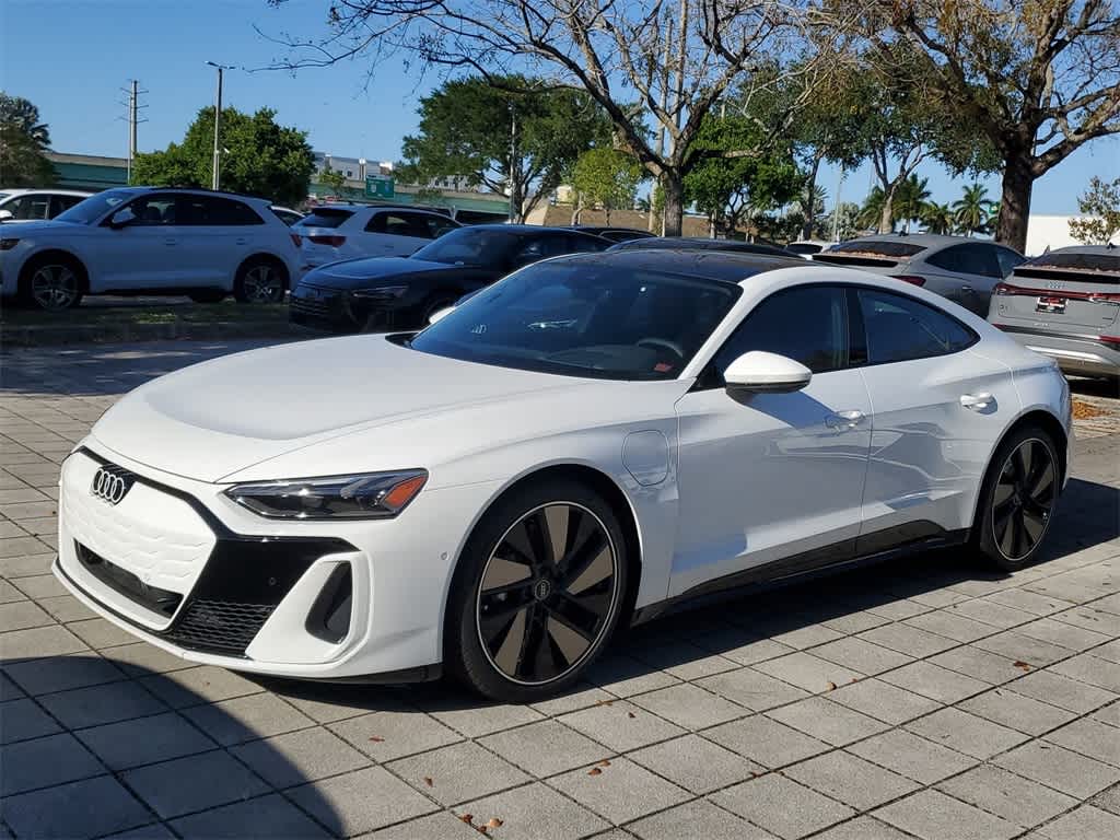 Thumbnail: 2025 Audi e-tron GT - 4
