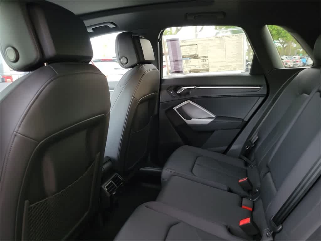 Thumbnail: 2025 Audi Q3 - 12