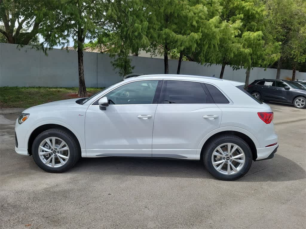 Thumbnail: 2025 Audi Q3 - 11