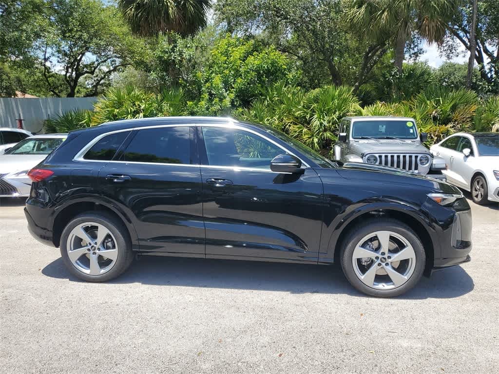 Thumbnail: 2025 Audi Q5 - 9