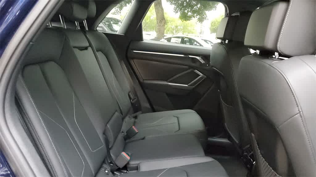 Thumbnail: 2025 Audi Q3 - 21