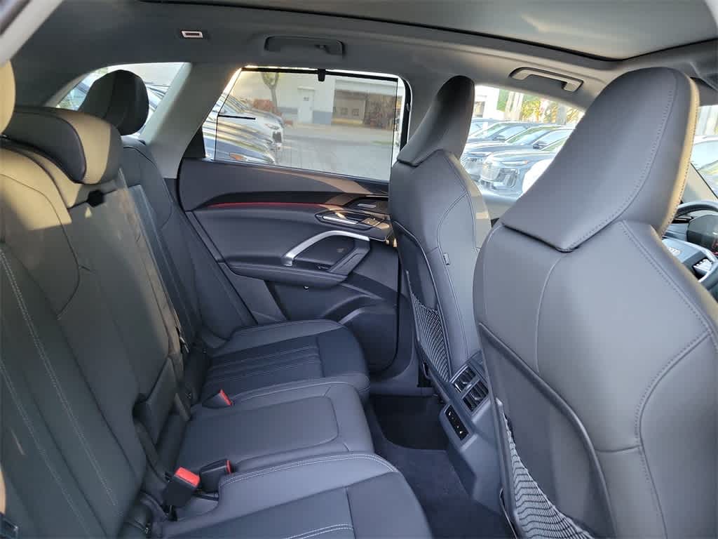 Thumbnail: 2025 Audi Q5 - 13