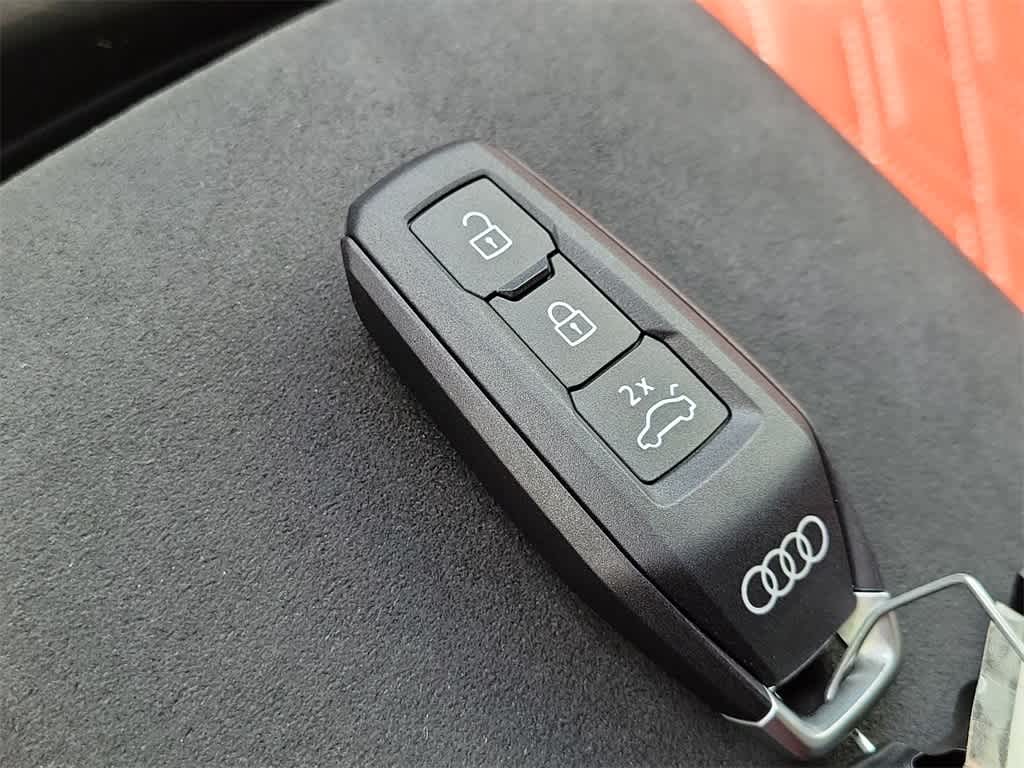 Thumbnail: 2025 Audi SQ6 e-tron - 20