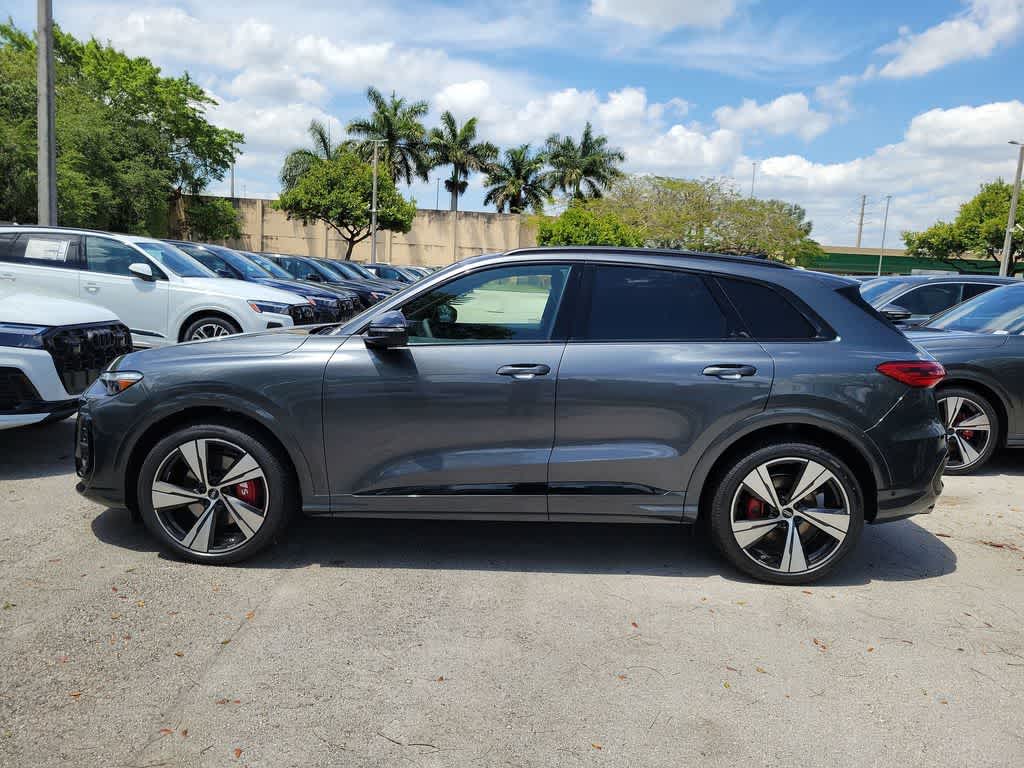 Thumbnail: 2026 Audi SQ5 - 11