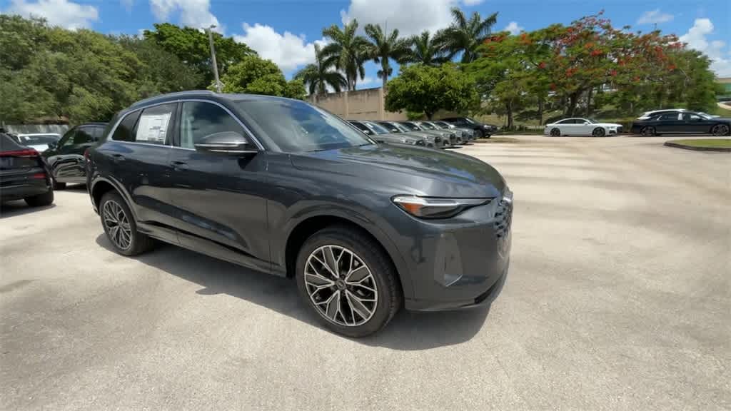 Thumbnail: 2025 Audi Q5 - 2