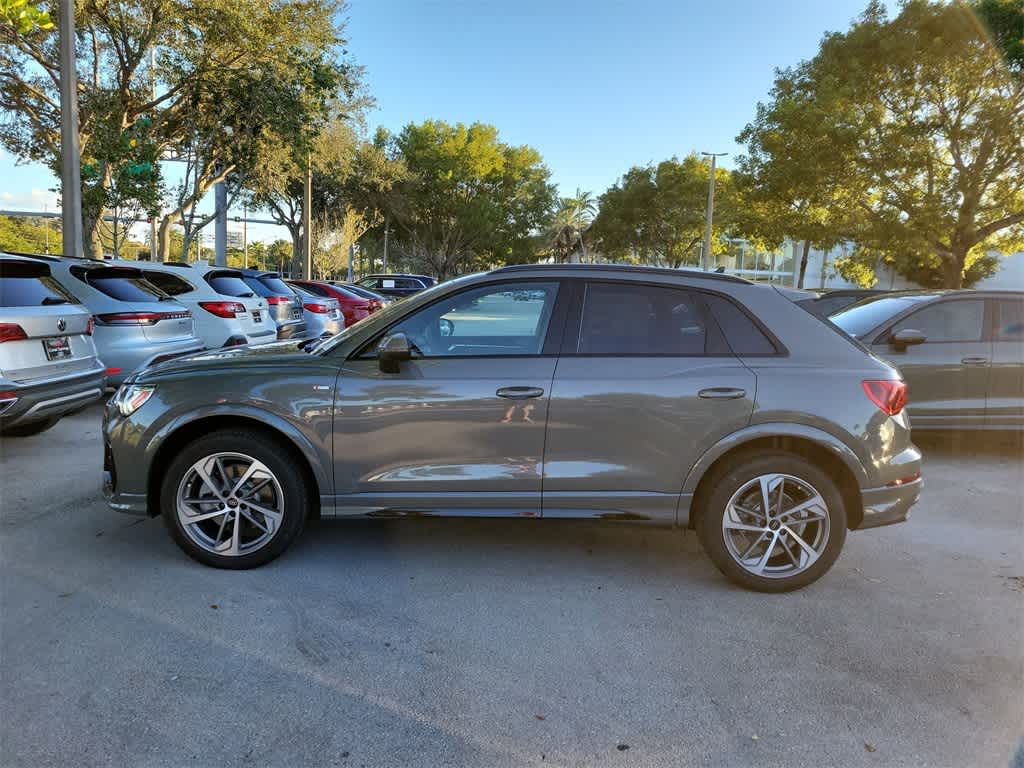 Thumbnail: 2025 Audi Q3 - 11