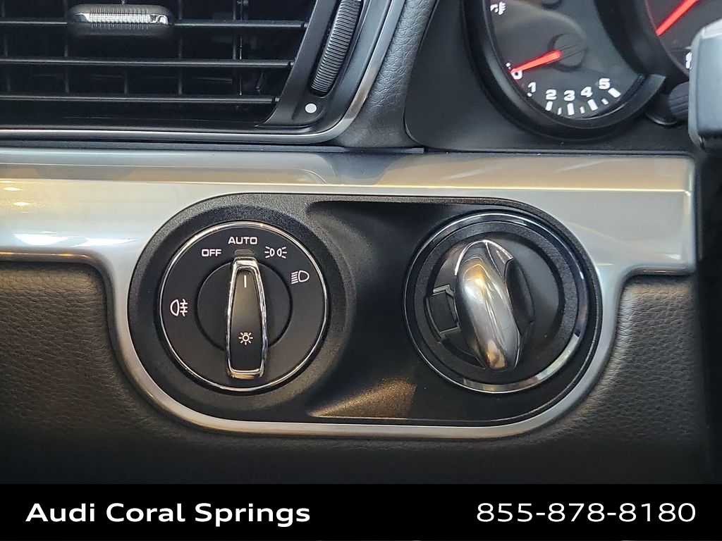 Thumbnail: 2017 Porsche 911 - 19