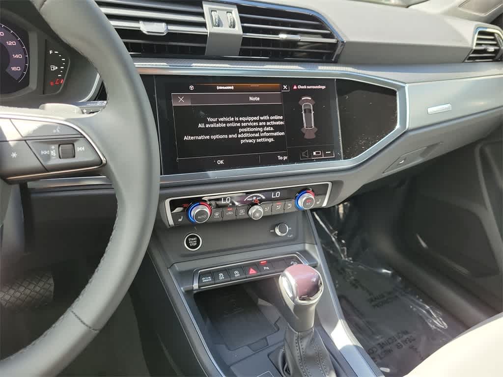 Thumbnail: 2025 Audi Q3 - 16