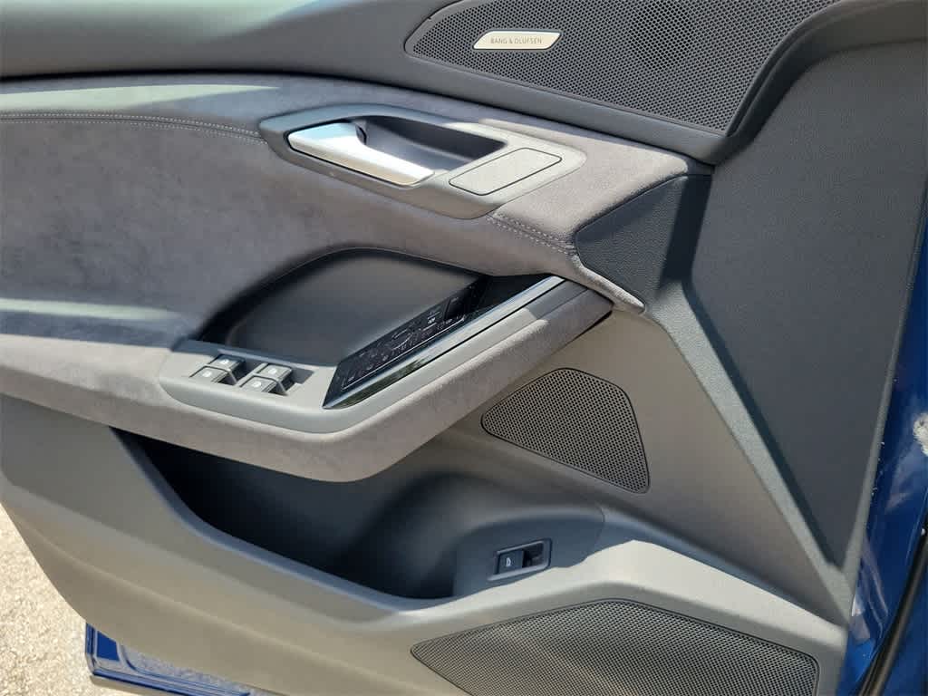 Thumbnail: 2025 Audi SQ6 e-tron - 19