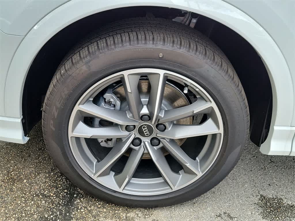 Thumbnail: 2025 Audi Q3 - 8