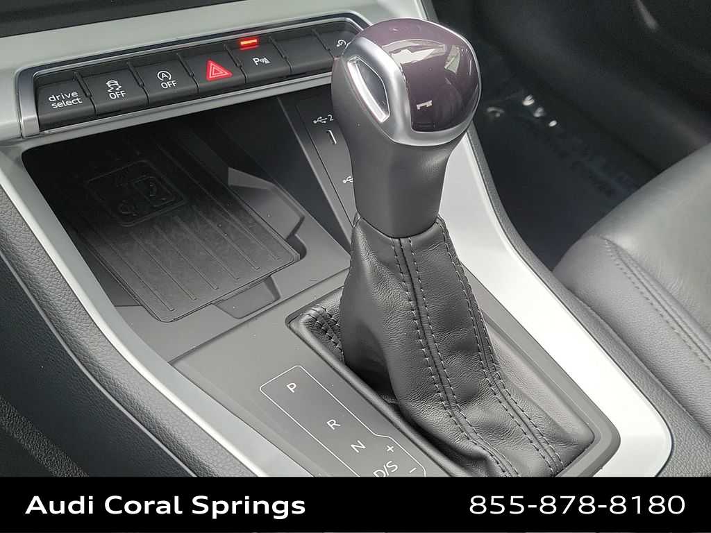 Thumbnail: 2022 Audi Q3 - 25