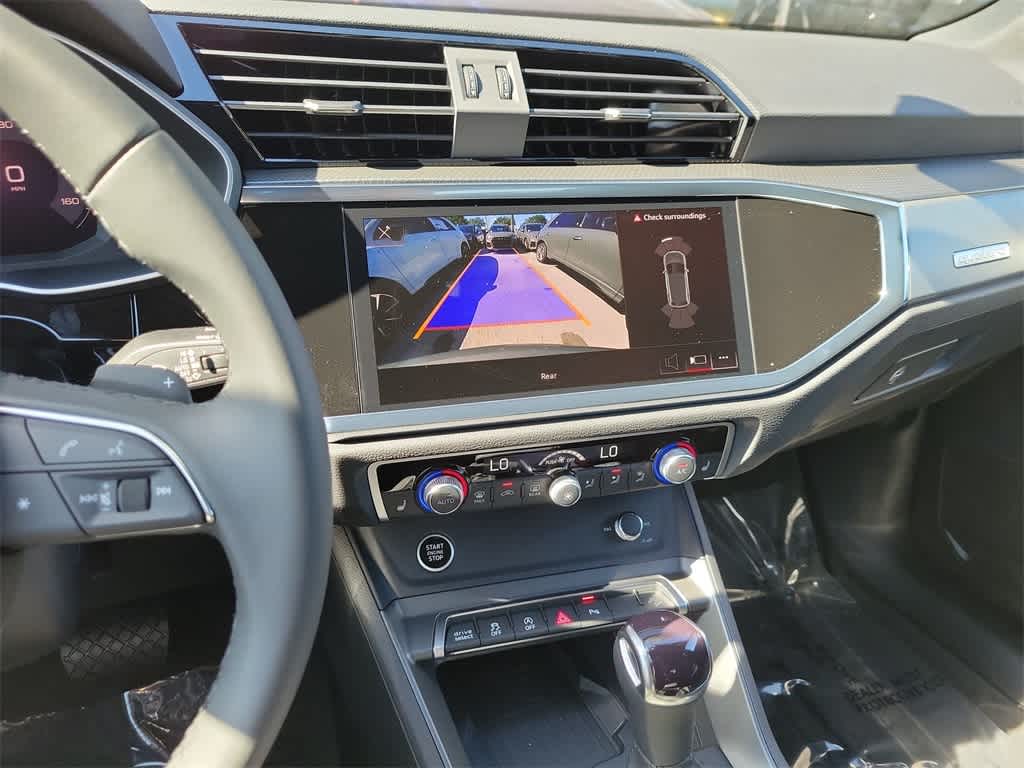 Thumbnail: 2025 Audi Q3 - 16