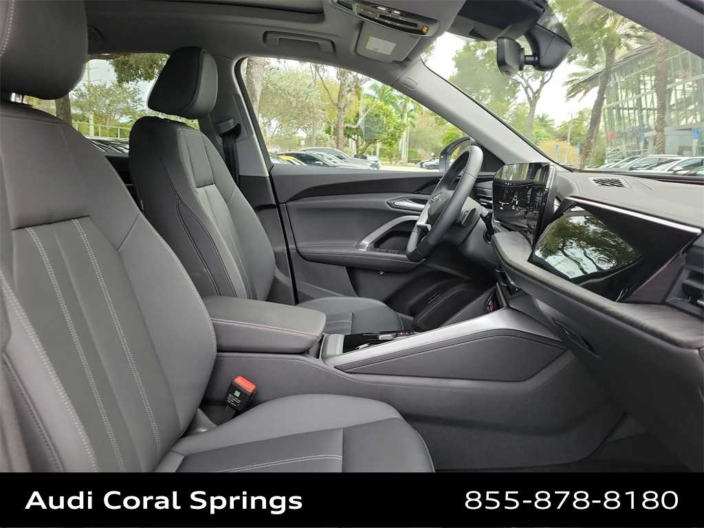 Thumbnail: 2025 Audi Q5 - 22