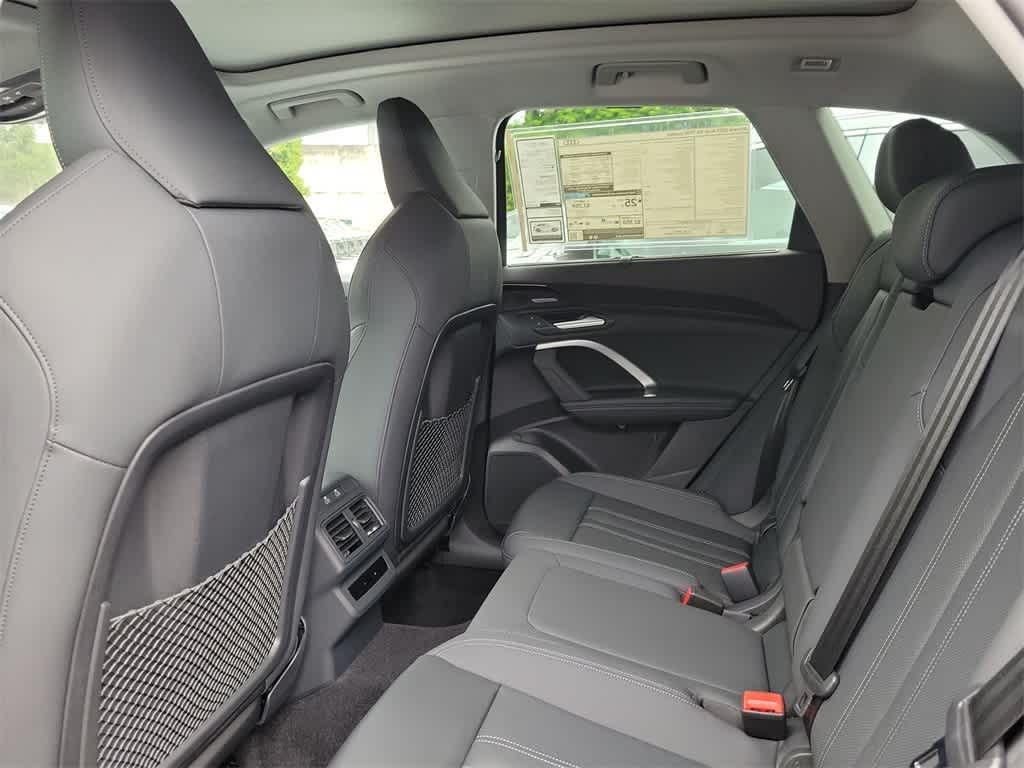 Thumbnail: 2025 Audi Q5 - 12