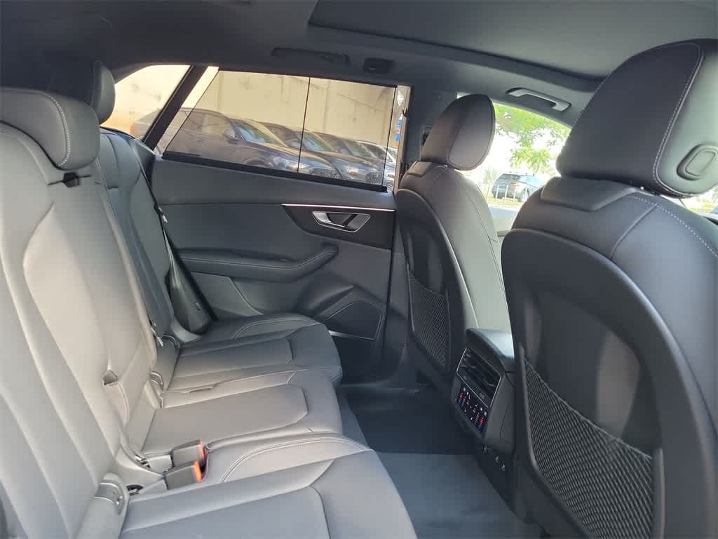 Thumbnail: 2026 Audi Q8 - 21