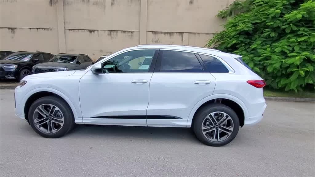 Thumbnail: 2025 Audi Q5 - 5