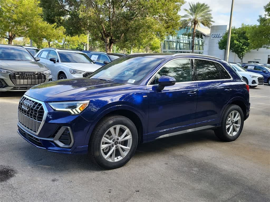 Thumbnail: 2025 Audi Q3 - 4