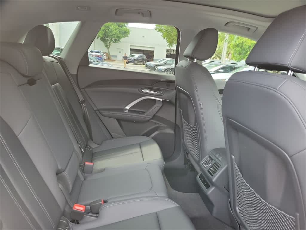 Thumbnail: 2025 Audi Q5 - 13