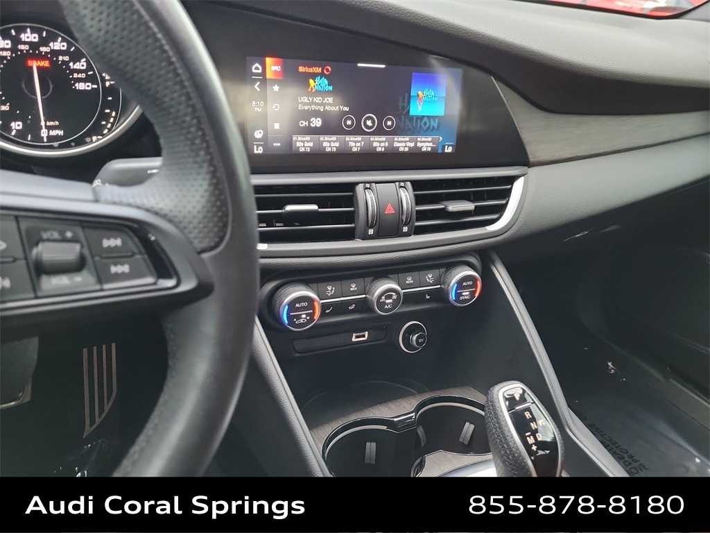 Thumbnail: 2022 Alfa Romeo Giulia - 16