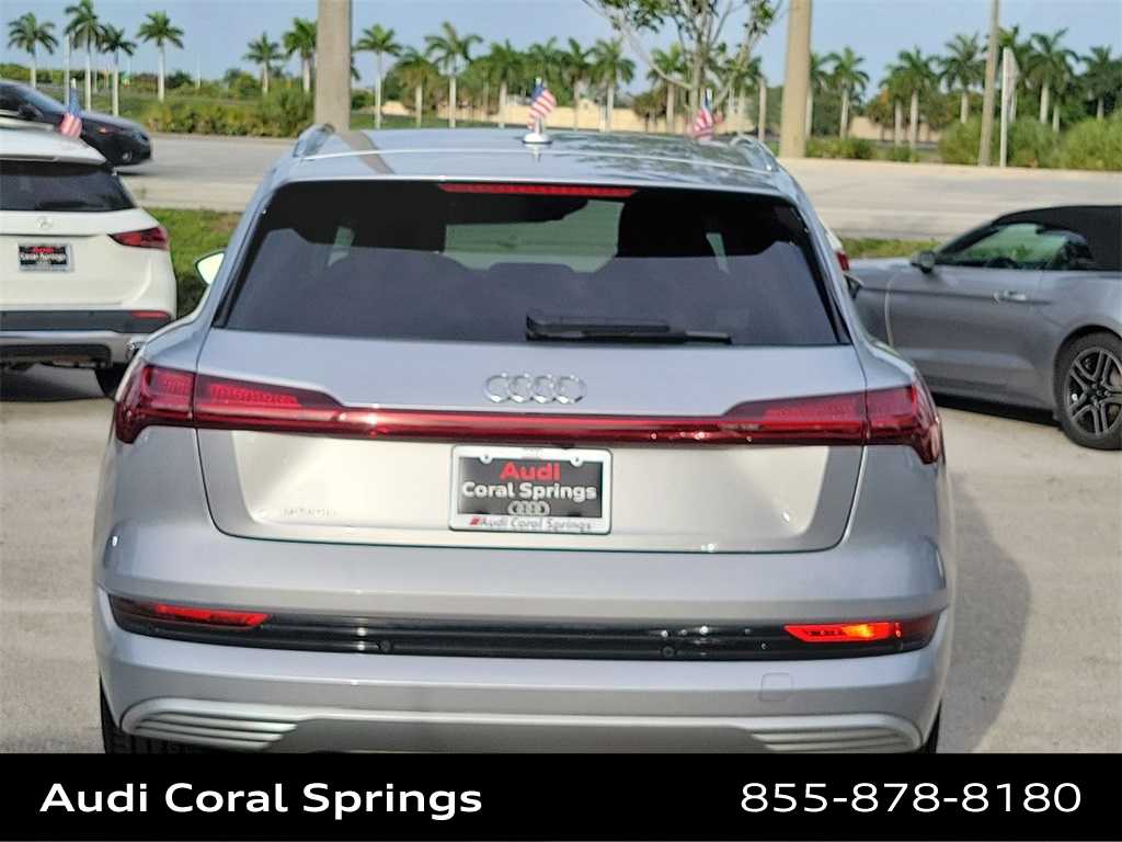 Thumbnail: 2019 Audi e-tron - 13