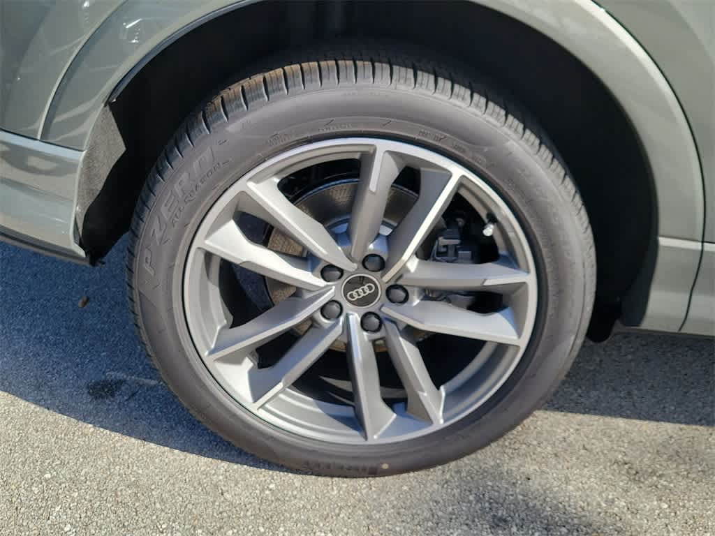 Thumbnail: 2025 Audi Q3 - 8