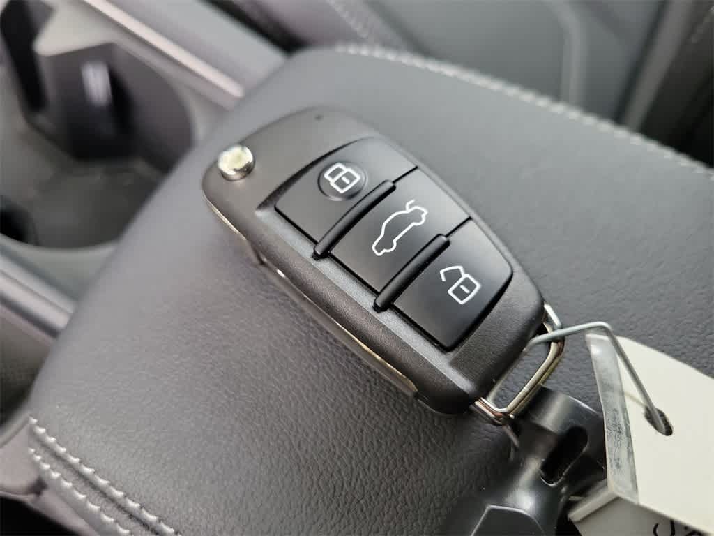 Thumbnail: 2025 Audi Q3 - 20