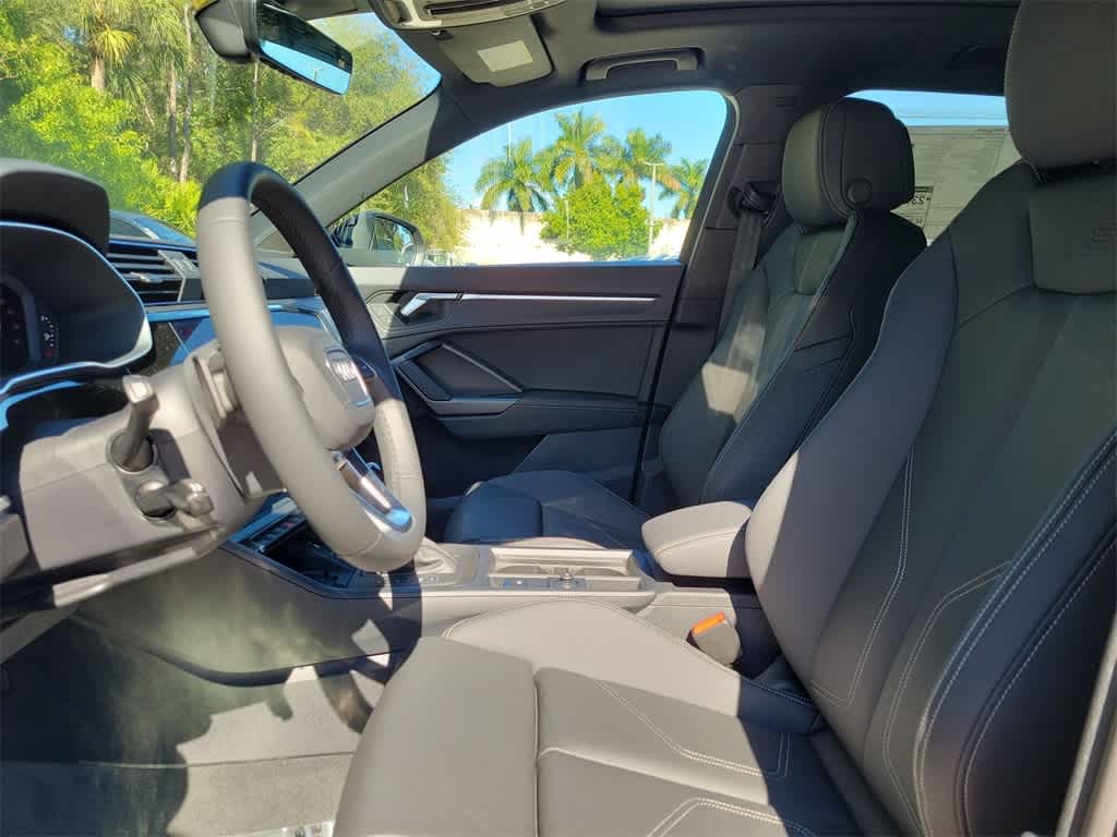 Thumbnail: 2025 Audi Q3 - 19