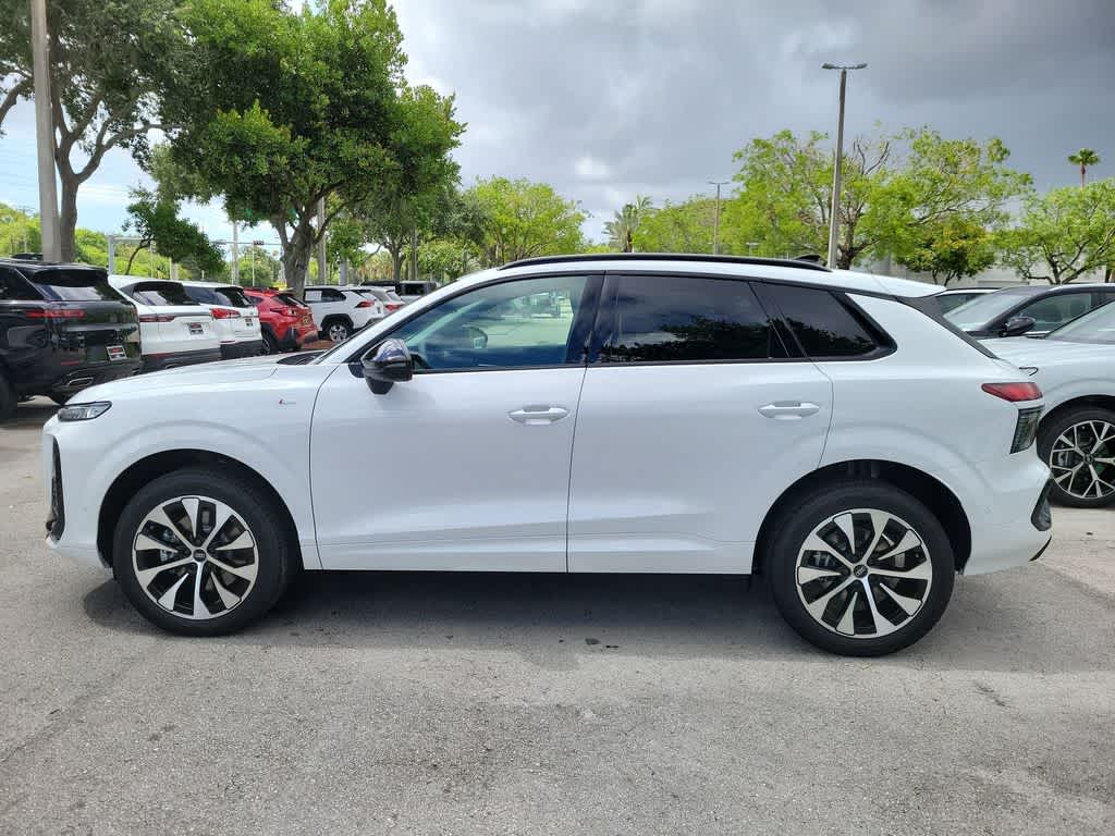 Thumbnail: 2026 Audi Q3 - 11