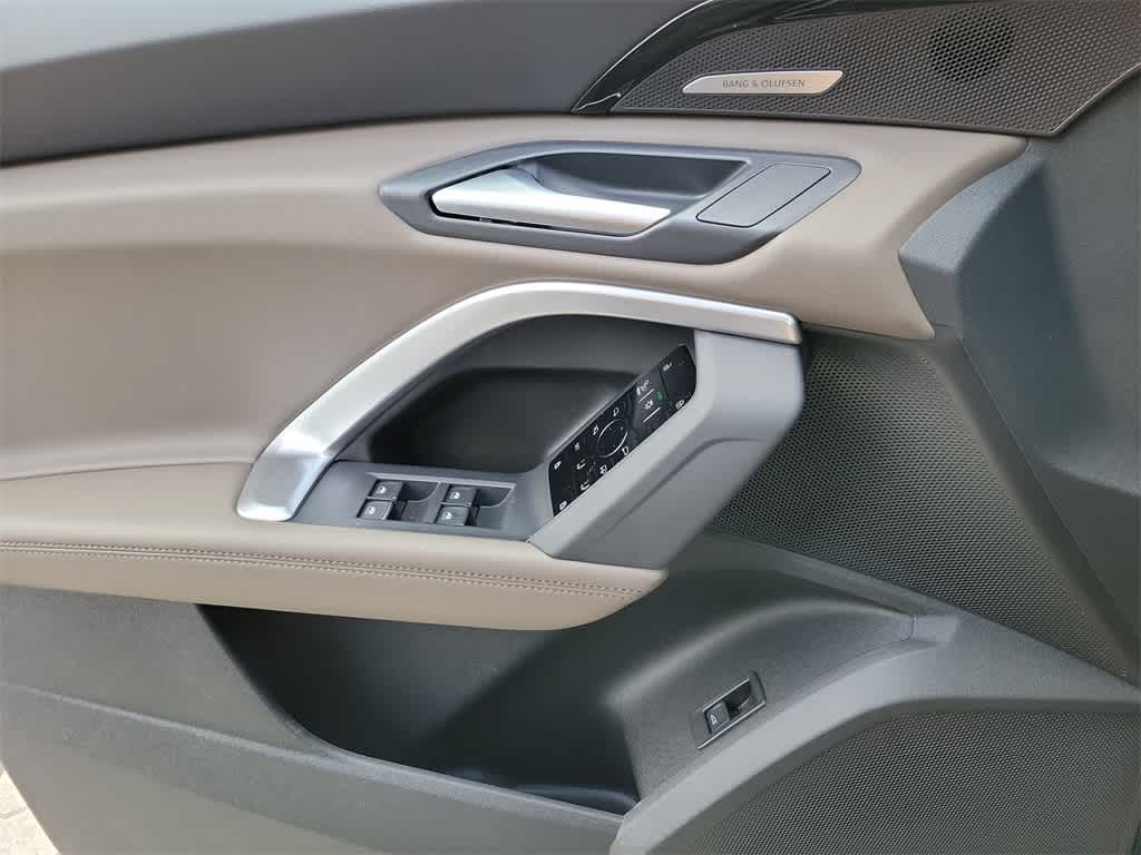 Thumbnail: 2025 Audi Q5 - 19