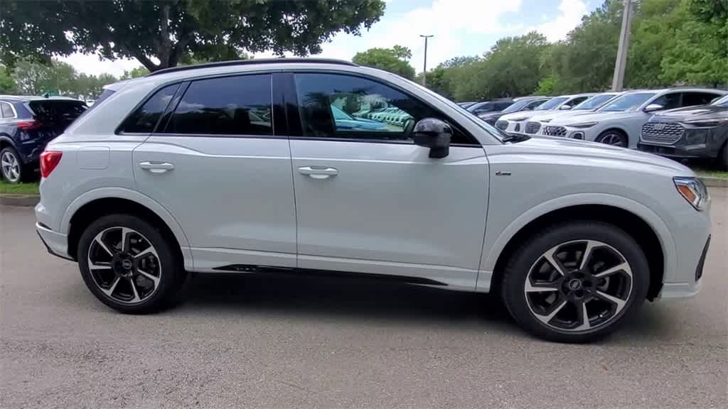 Thumbnail: 2025 Audi Q3 - 9