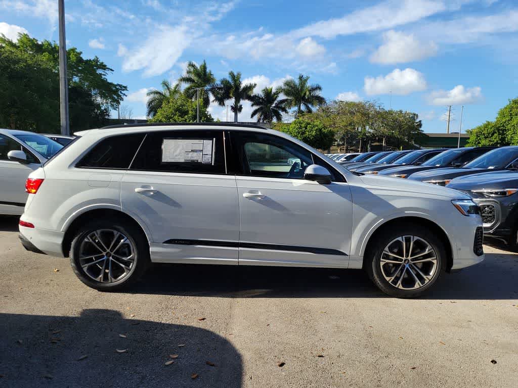 Thumbnail: 2026 Audi Q7 - 9