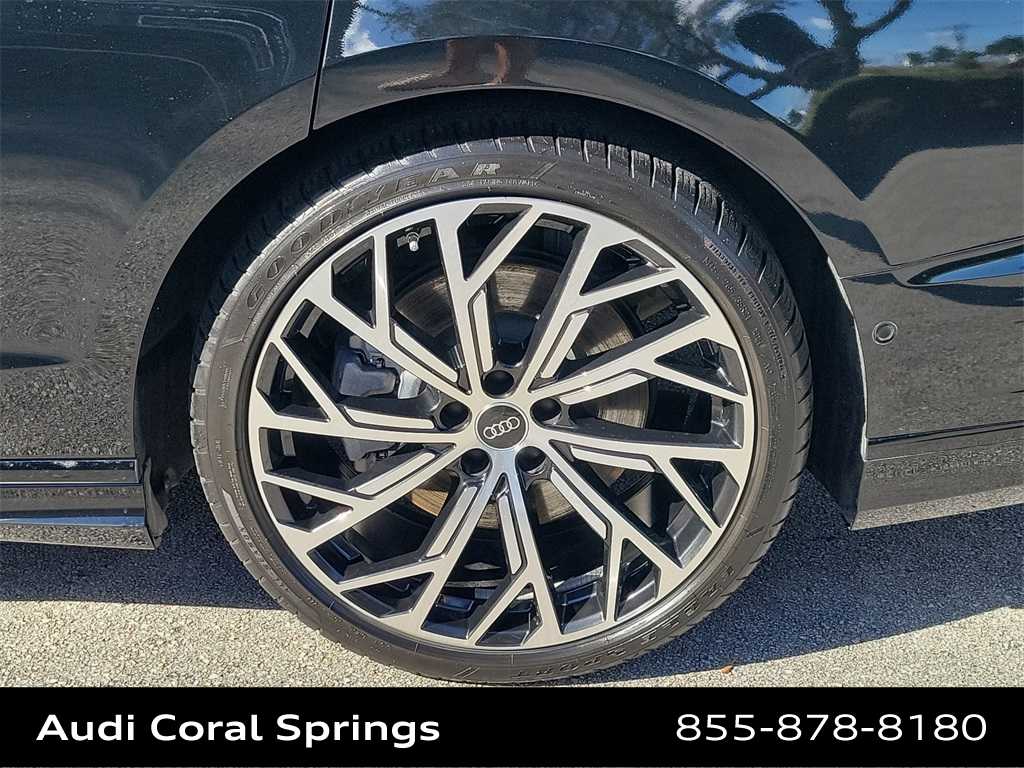 Thumbnail: 2022 Audi A8 - 16