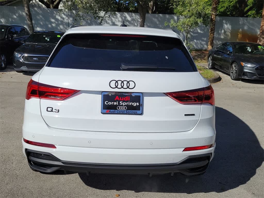 Thumbnail: 2025 Audi Q3 - 13